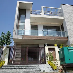 Villa 21 Agra Bed & Breakfast